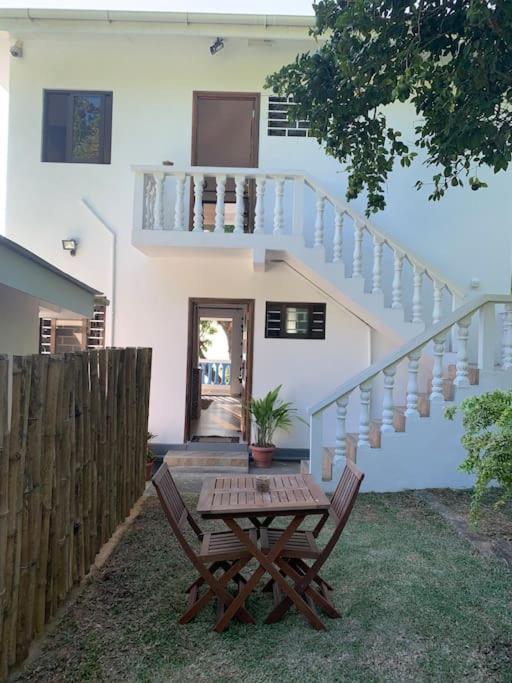 Crystal Seychelles Seaview Upper Floor Apartman